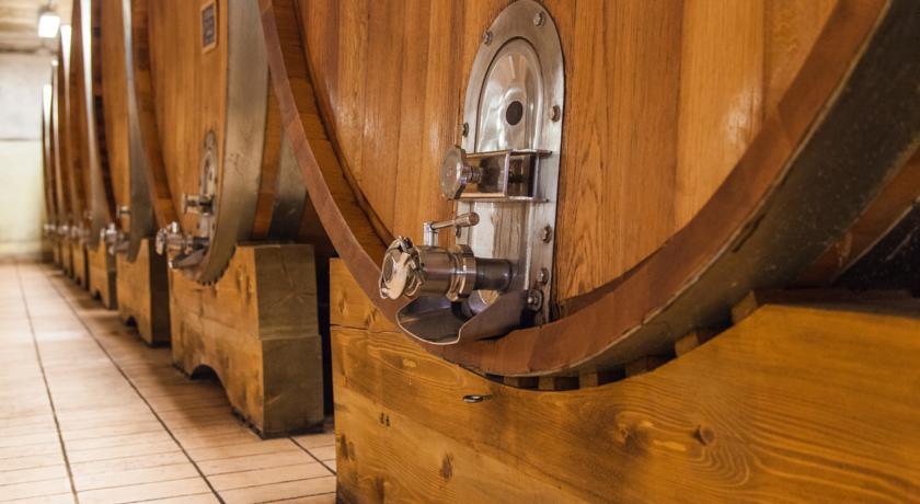 Cascina Arcangelo Raffaele Verduno Buitenkant foto