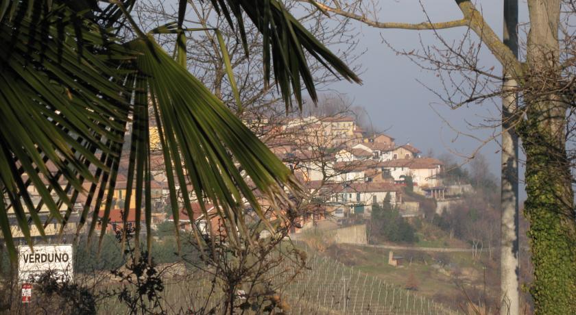 Cascina Arcangelo Raffaele Verduno Buitenkant foto