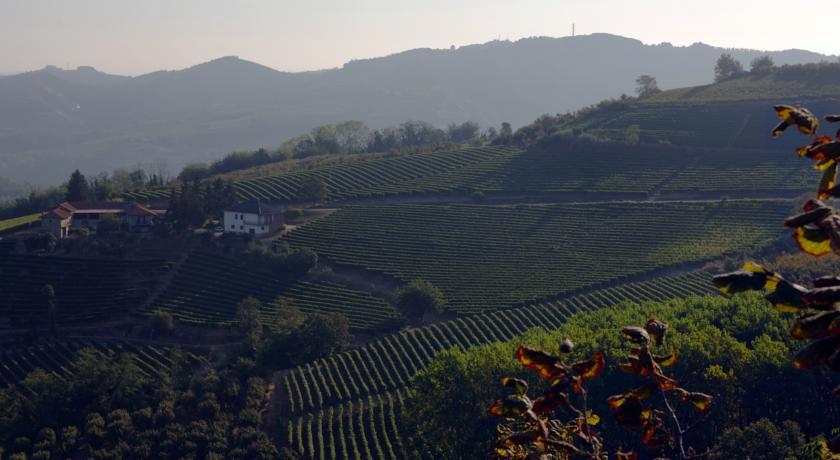 Cascina Arcangelo Raffaele Verduno Buitenkant foto
